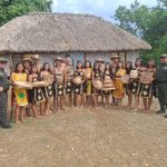 Policía acompaña a turistas en la Ruta del Sombrero Vueltiao