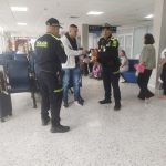 Campaña de la policía en el Aereopuerto Los Garzones a favor de la niñez