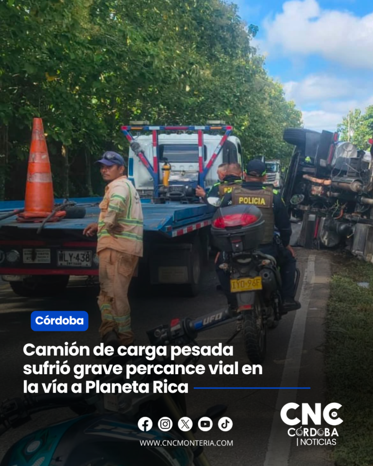 Camión de acarga pesada sufrió percance vial en la via Pueblo Nuevo – Planeta Rica